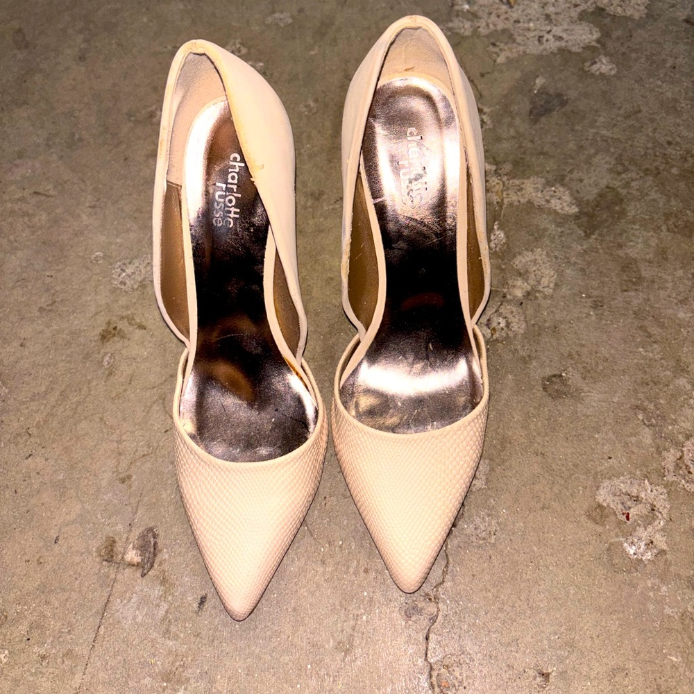 Nude Pump Heel